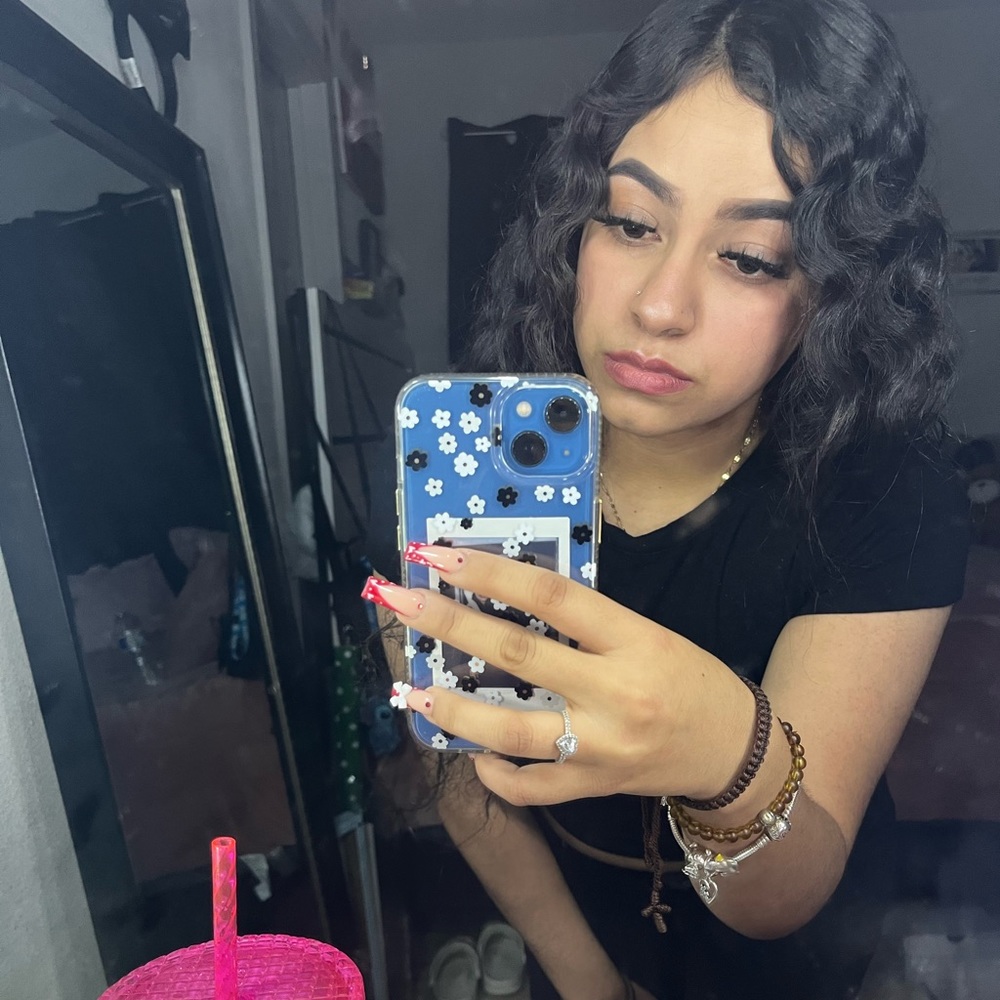 Meet your Posher, Julissa